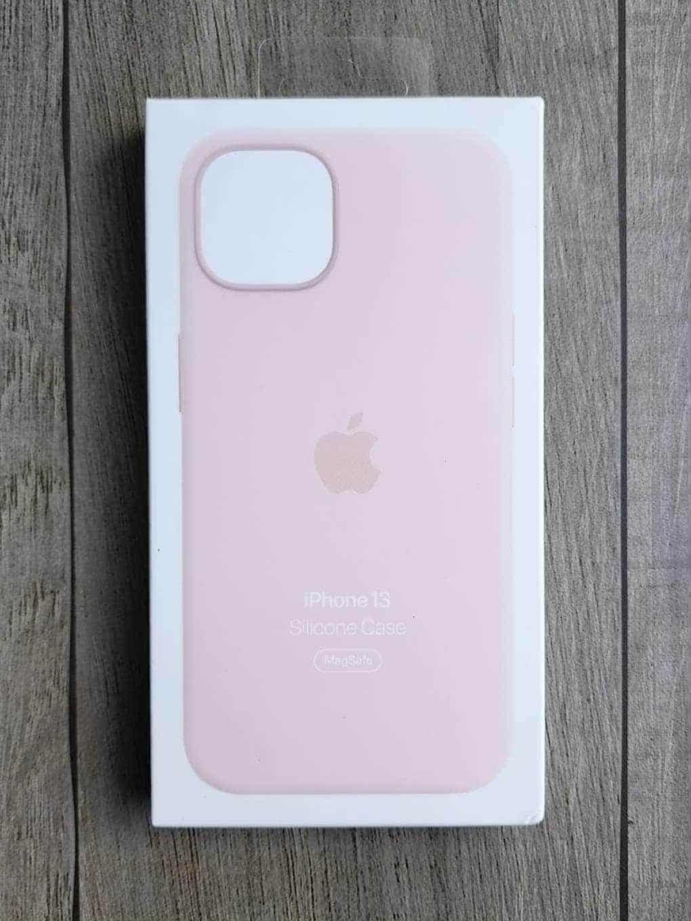 Apple iPhone 13 Silicone Case in Light Pink